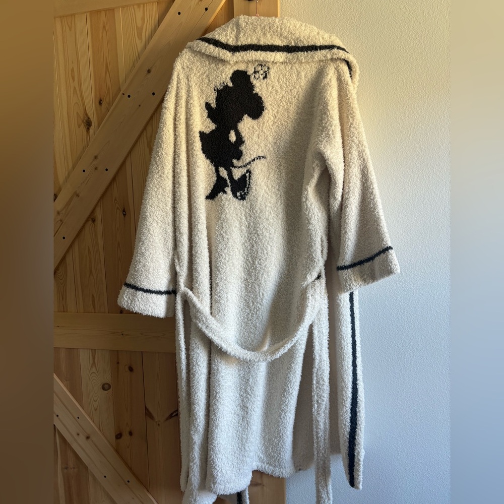 Barefoot Dreams Minnie Mouse Robe